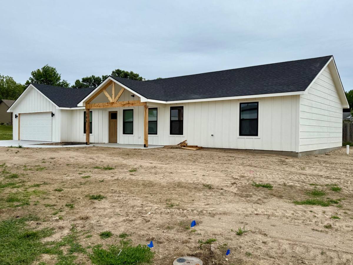House for rent at 765 N Kansas Court, Benton, KS 67017