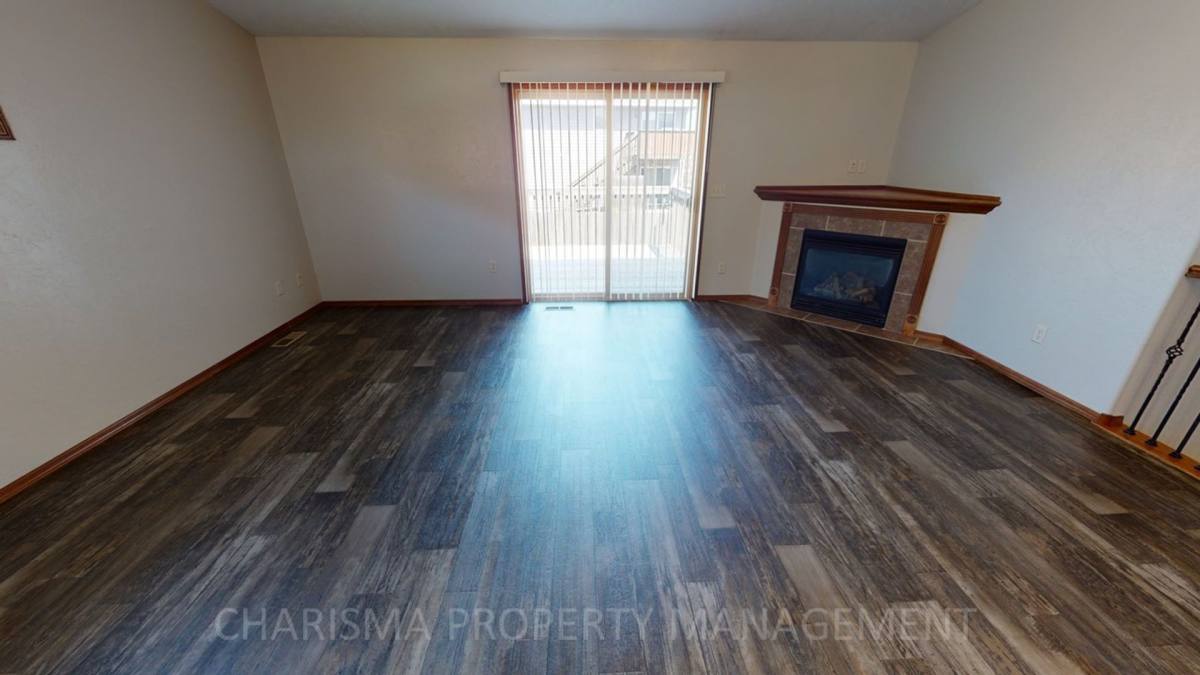Townhouse for rent at 5500 W Bakker Park Dr, Sioux Falls, SD 57106