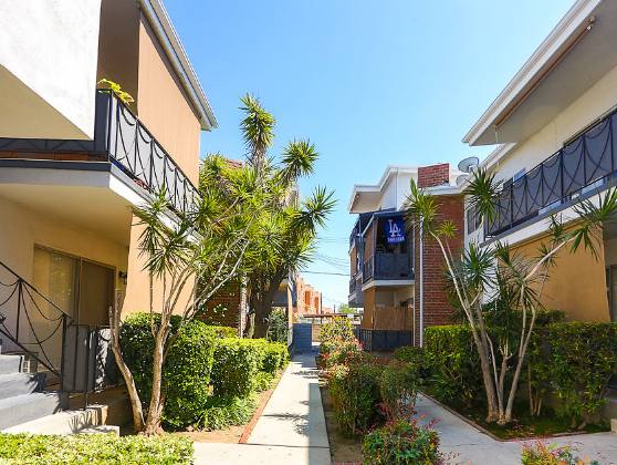 Apartment for rent at 108 - 114 E Live Oak St, San Gabriel, CA 91776