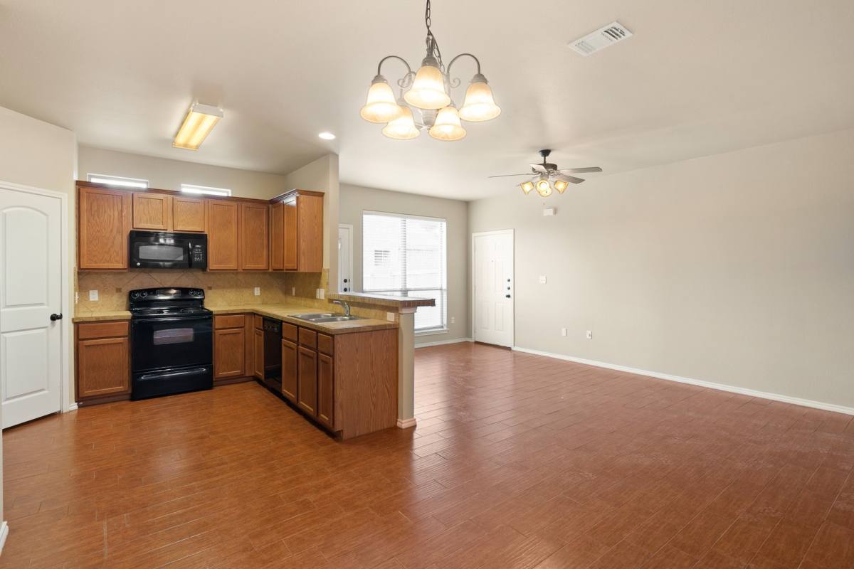 Townhouse for rent at 314 Rosalie Dr, New Braunfels, TX 78130