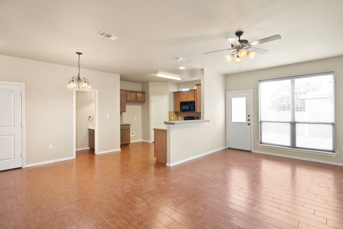 Townhouse for rent at 314 Rosalie Dr, New Braunfels, TX 78130