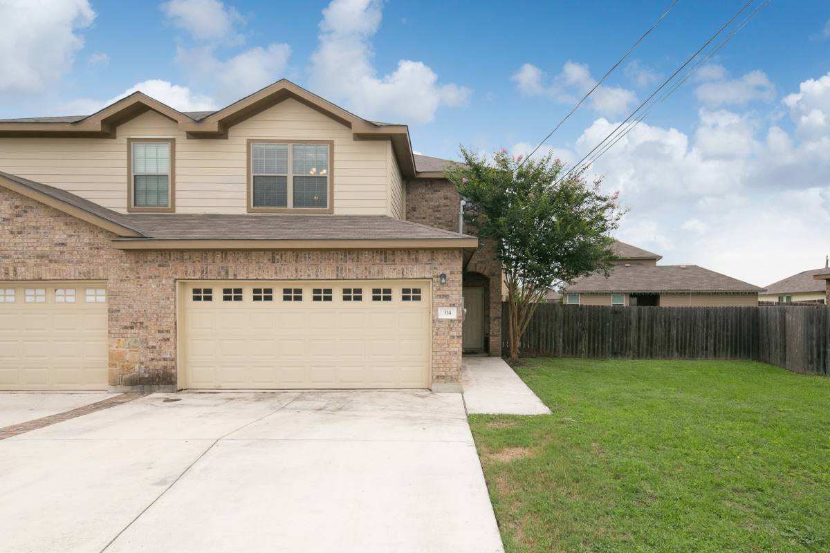 Townhouse for rent at 314 Rosalie Dr, New Braunfels, TX 78130