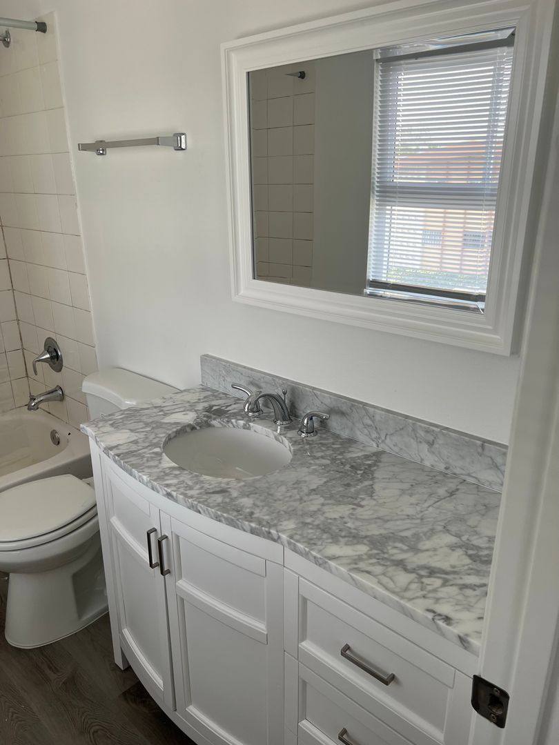 Apartment for rent at 4800 August St, Los Angeles, CA 90008