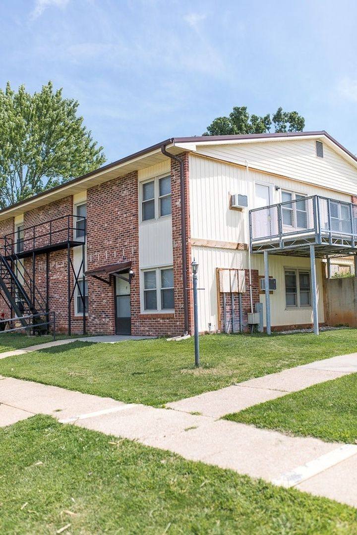 Apartment for rent at 68 Hulett Dr, Camdenton, MO 65020