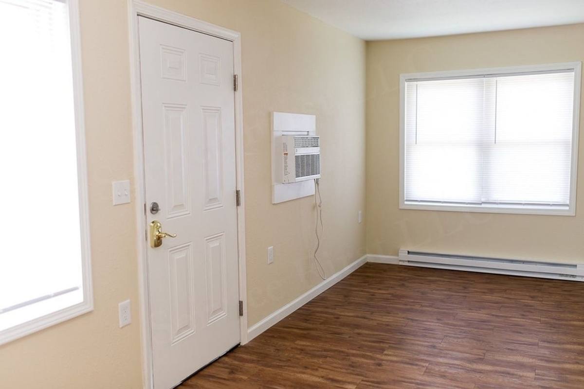 Apartment for rent at 68 Hulett Dr, Camdenton, MO 65020