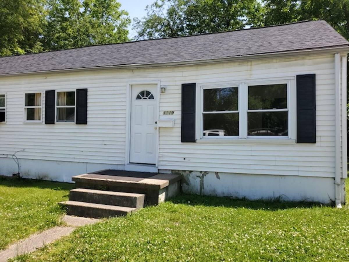 Apartment for rent at 1219 & 1221 Joan Ave, Evansville, IN 47711
