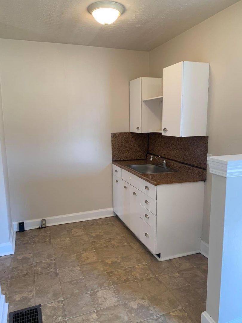Apartment for rent at 1205 & 1207 Macaruthur Circle, Evansville, IN 47714