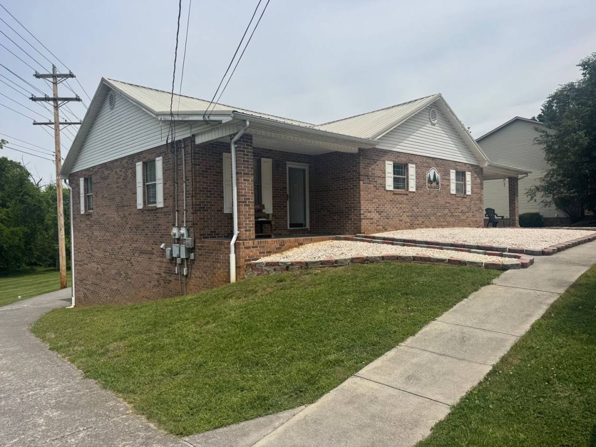 Apartment for rent at 5458-5462 Old Stage Rd, Morristown, TN 37814