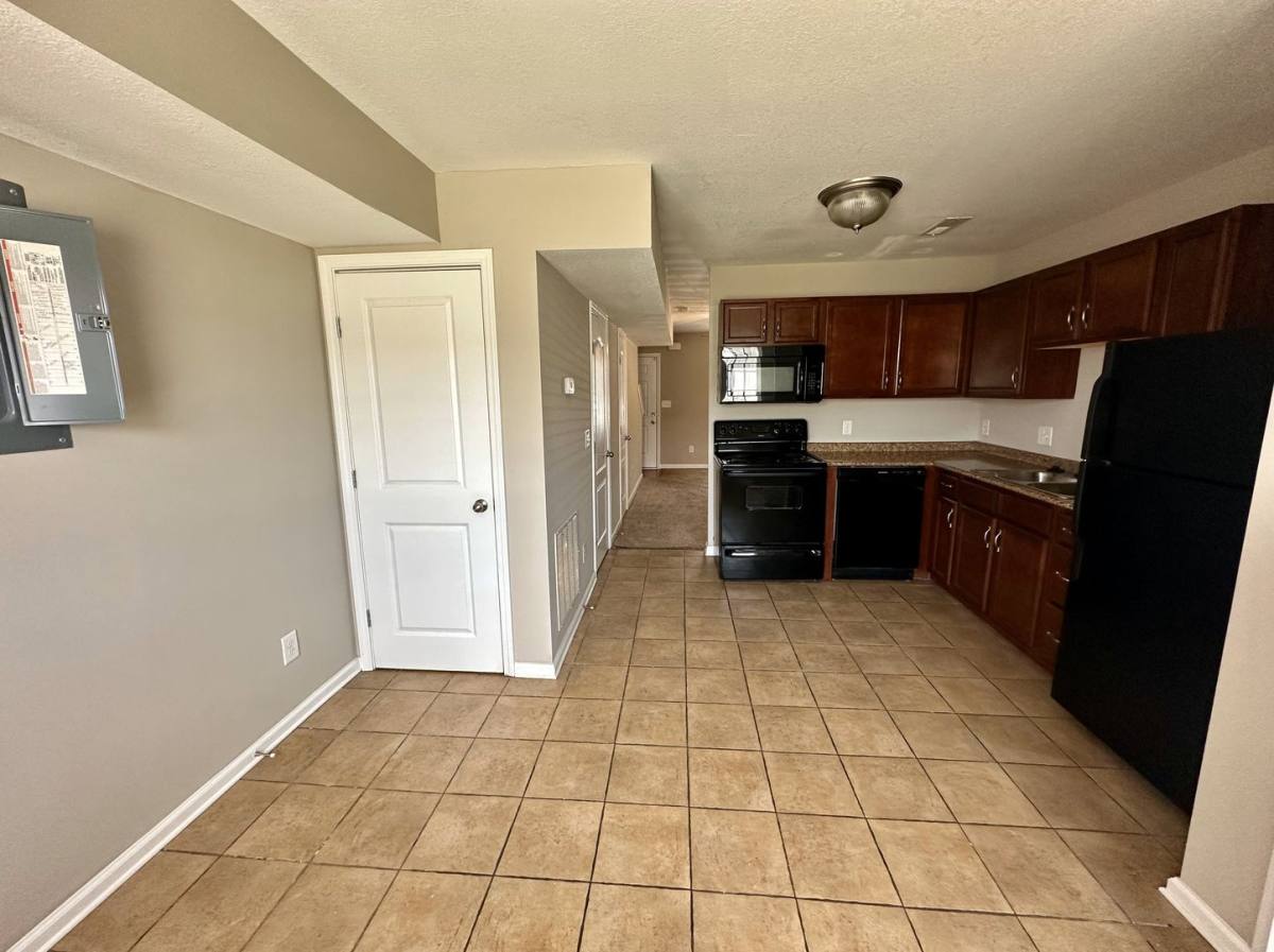 Apartment for rent at 855 Tracy Lane, Clarksville, TN 37040