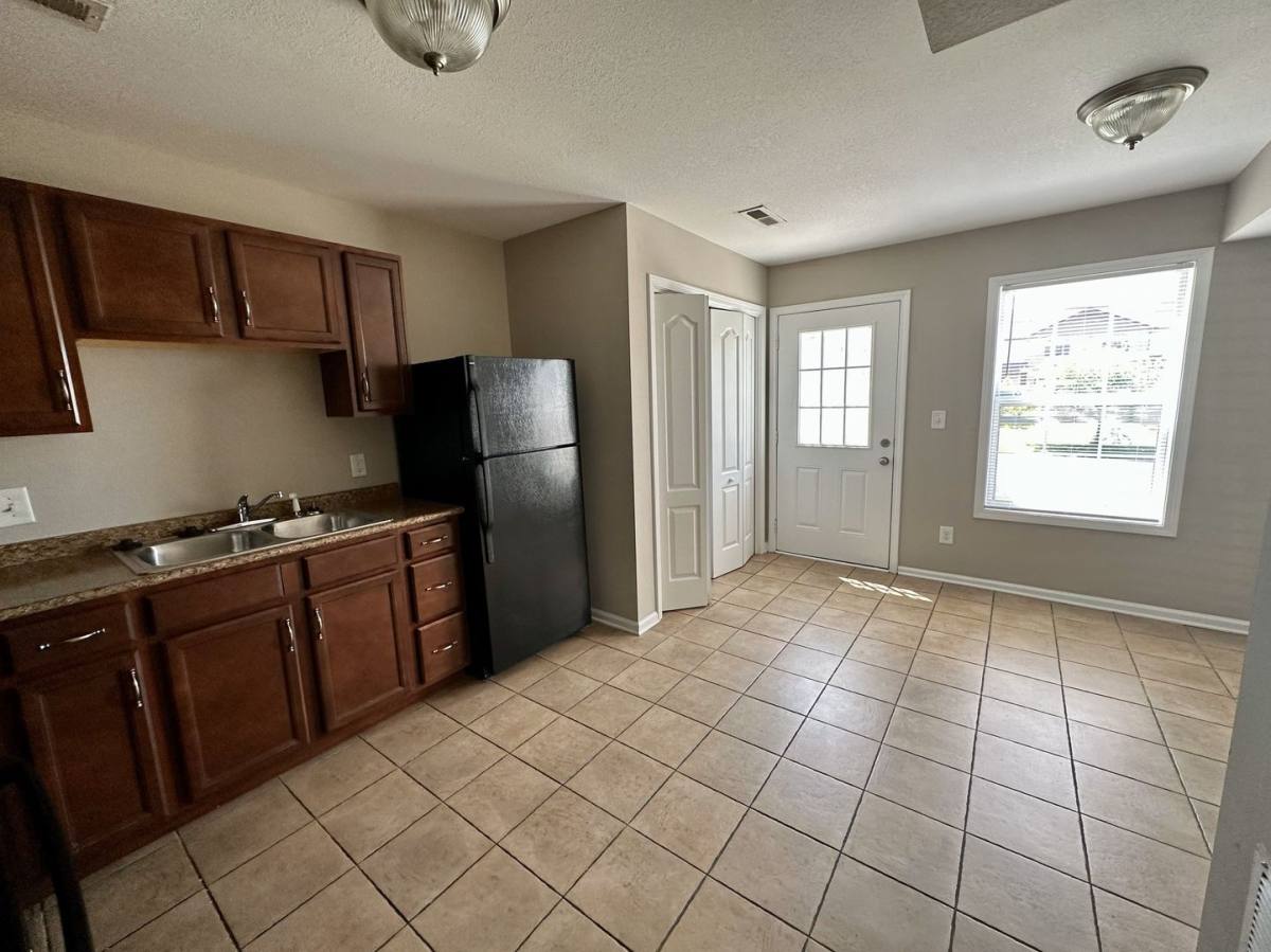Apartment for rent at 855 Tracy Lane, Clarksville, TN 37040