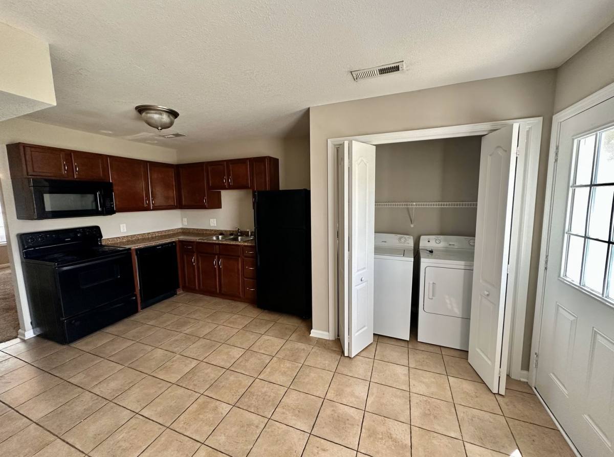 Apartment for rent at 855 Tracy Lane, Clarksville, TN 37040
