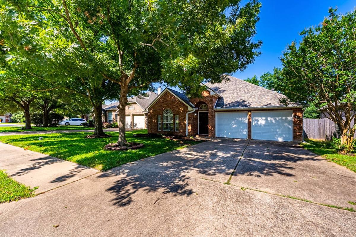 House for rent at 7414 W Magic Mountain Lane, Round Rock, TX 78681