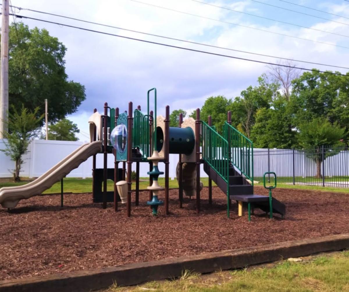 Apartment for rent at 1252 Cloud Springs Rd, Fort Oglethorpe, GA 30742