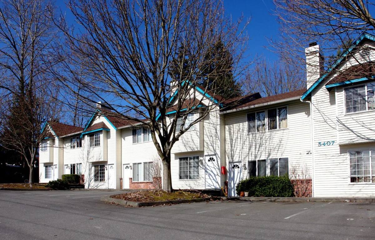 Townhouse for rent at 5407 244th St SW, Mountlake Terrace, WA 98043