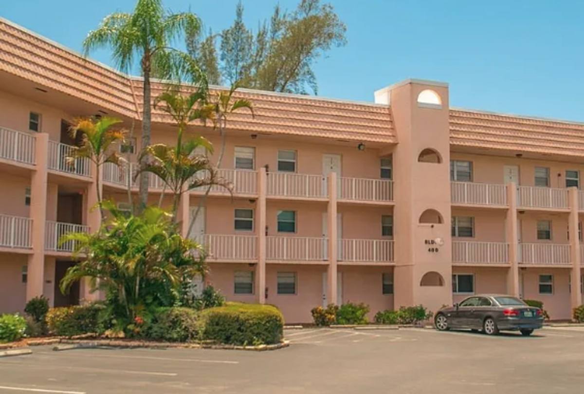 Condo for rent at 400 Forest Lake Blvd, Naples, FL 34105