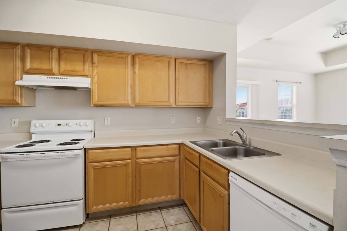 Condo for rent at 1015 Villagio Circle, Sarasota, FL 34237