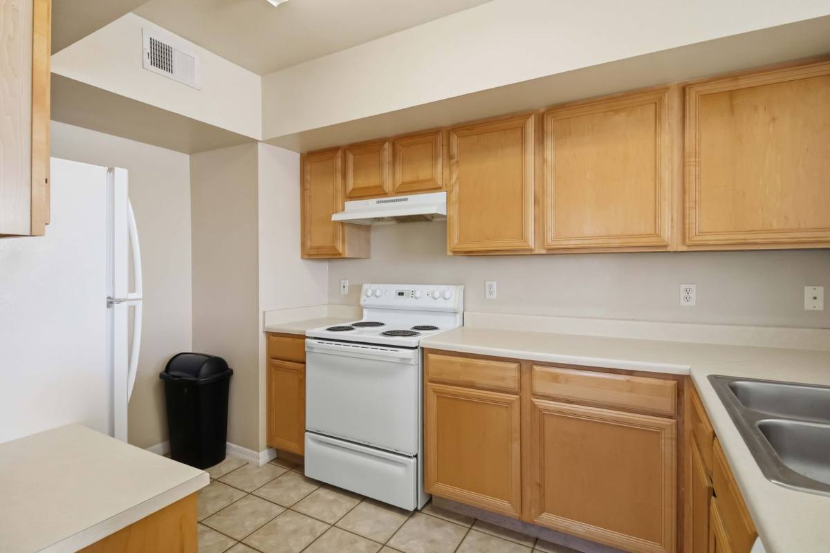 Condo for rent at 1015 Villagio Circle, Sarasota, FL 34237