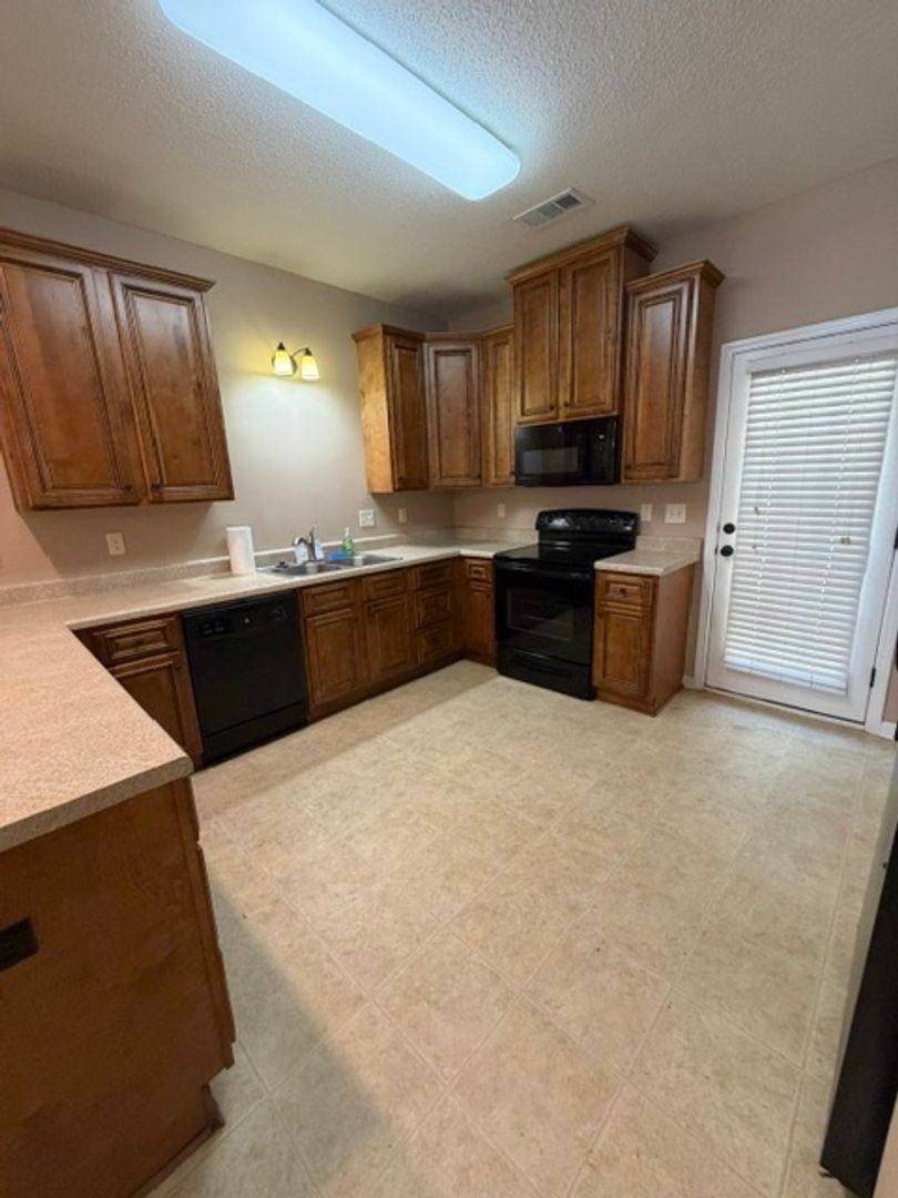 Townhouse for rent at 6717 Covington Villas Lane, Tuscaloosa, AL 35405