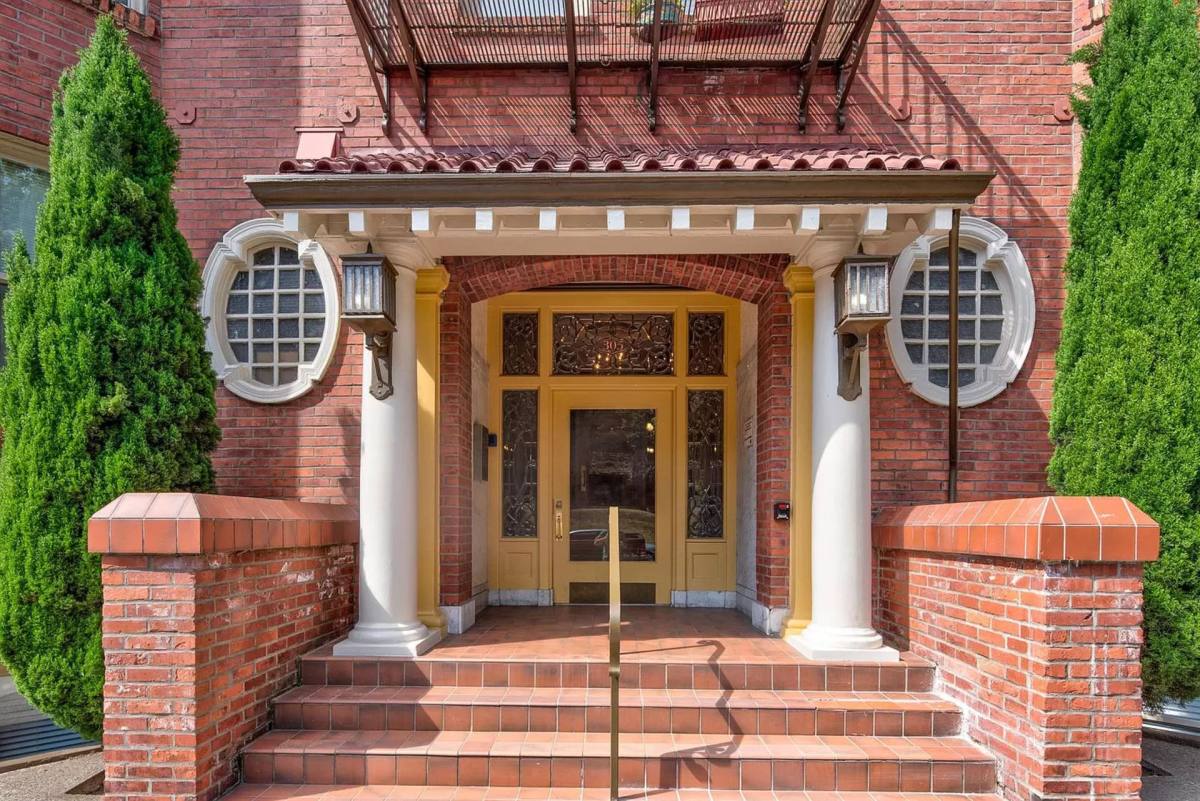 Apartment for rent at 305 Bellevue Ave E, Seattle, WA 98102