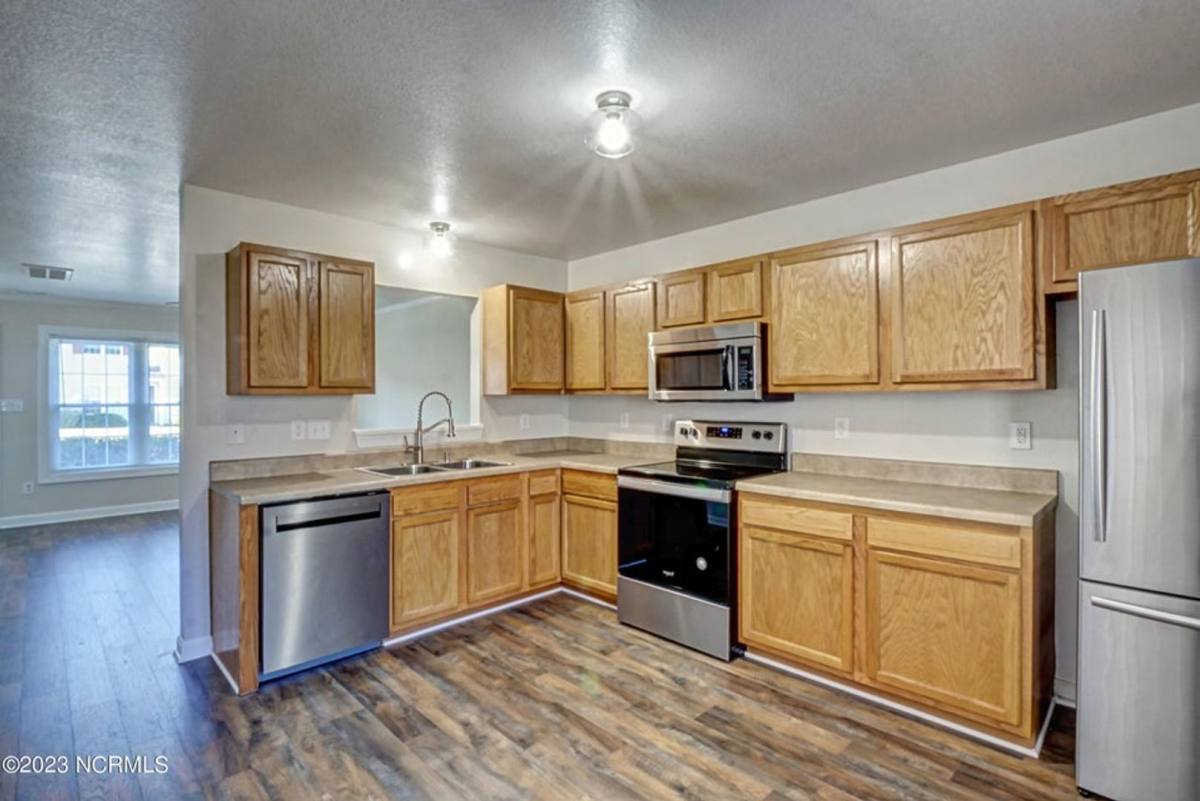 Townhouse for rent at 202 Bridgewood Dr, Jacksonville, NC 28540