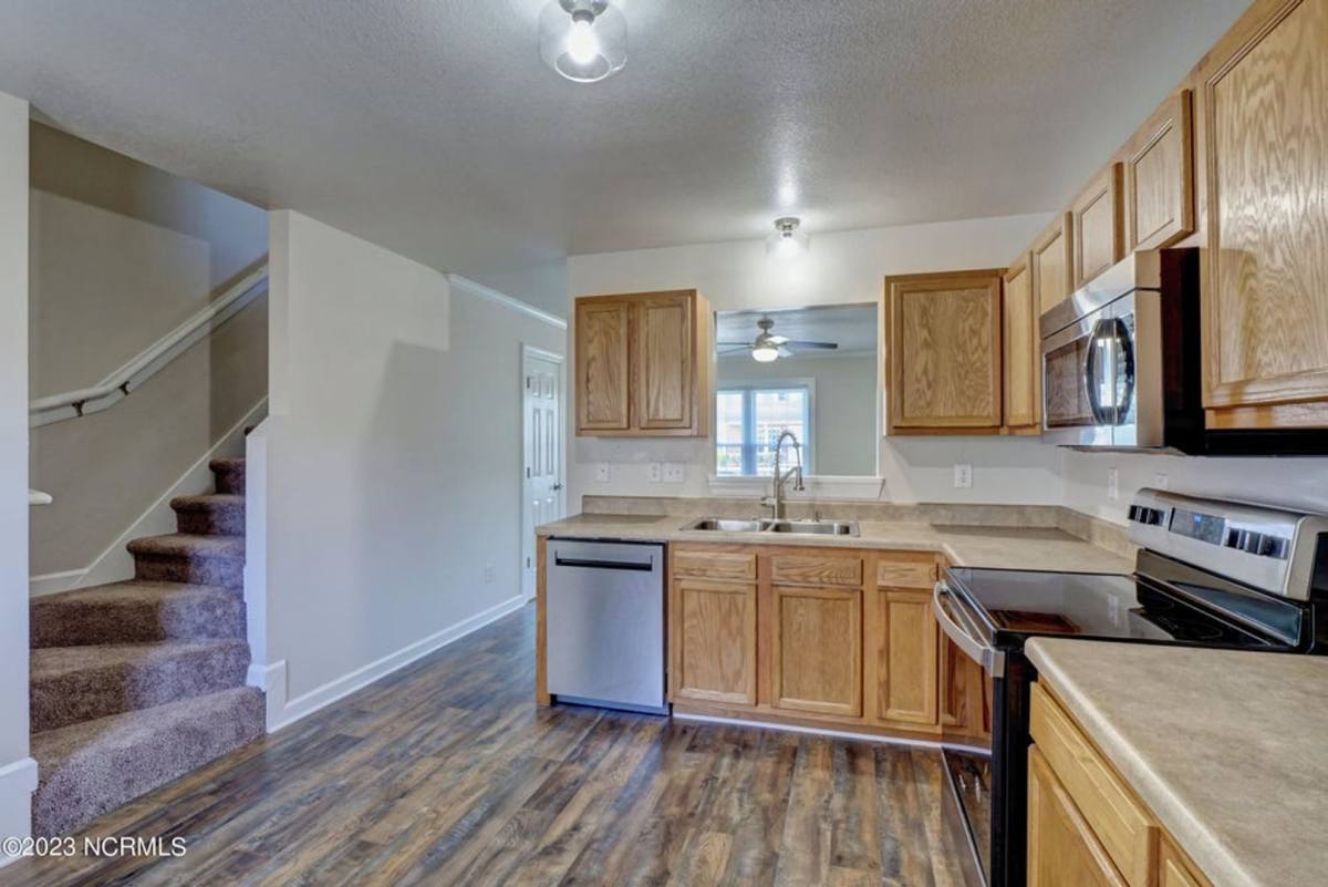 Townhouse for rent at 202 Bridgewood Dr, Jacksonville, NC 28540