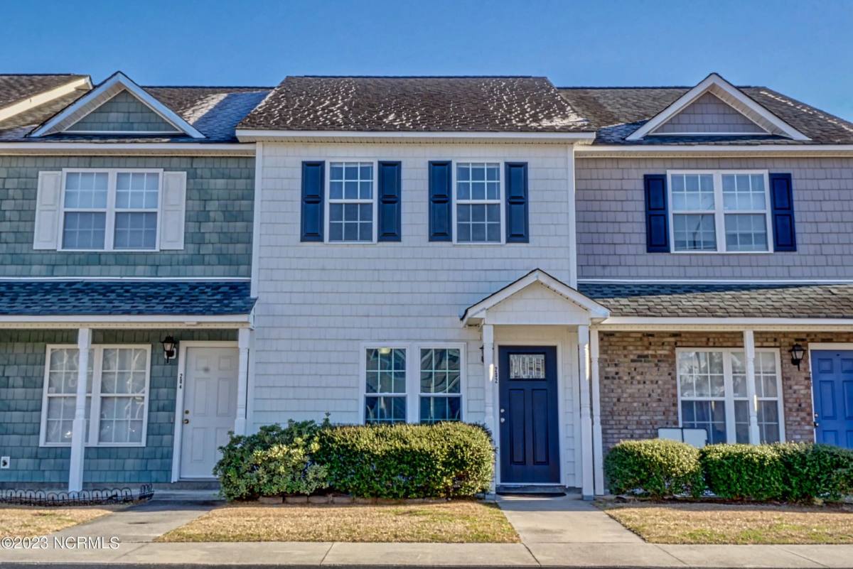 Townhouse for rent at 202 Bridgewood Dr, Jacksonville, NC 28540