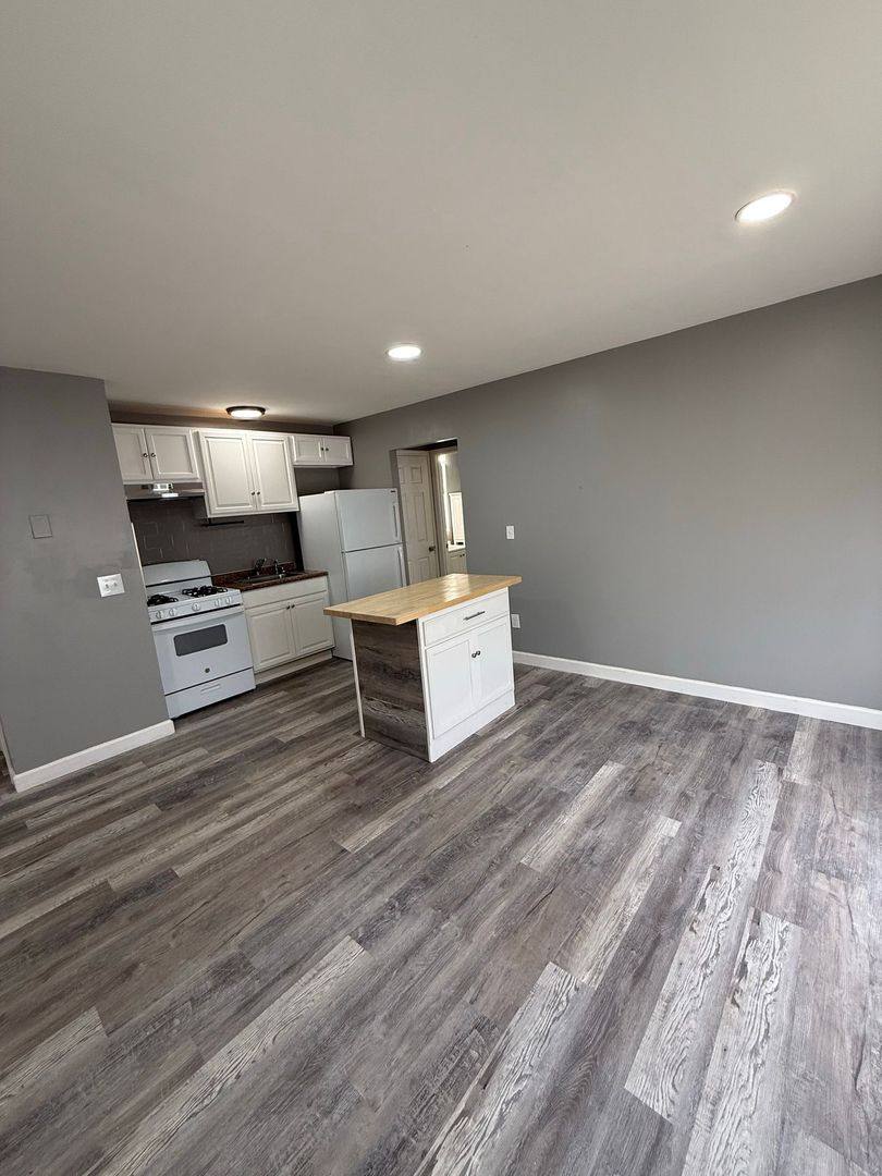 Apartment for rent at 2006 Alvin St, Cincinnati, OH 45219