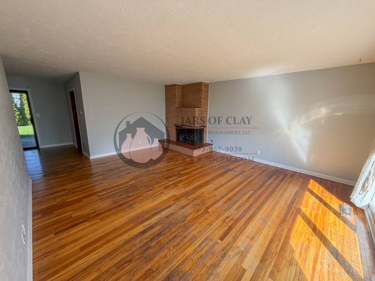 House for rent at 3231 Alberta Ave NE, Salem, OR 97301