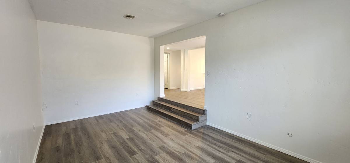 Apartment for rent at 664-664 1 2 I Ave, Coronado, CA 92118