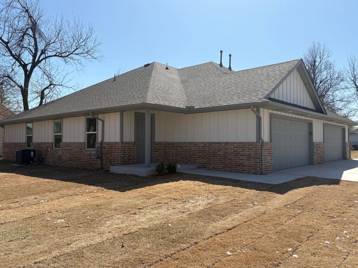 Townhouse for rent at 819 S Wilson Ave, El Reno, OK 73036