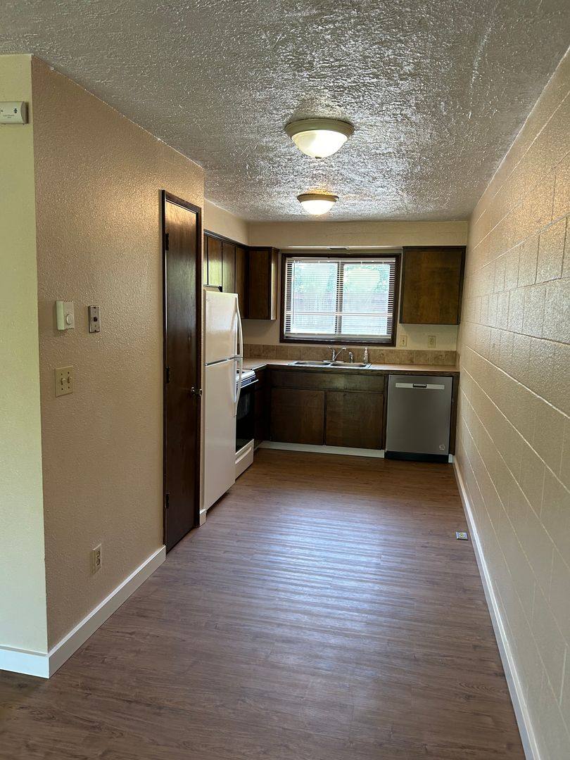 Apartment for rent at 111 Beacon Hill Dr, Longview, WA 98632