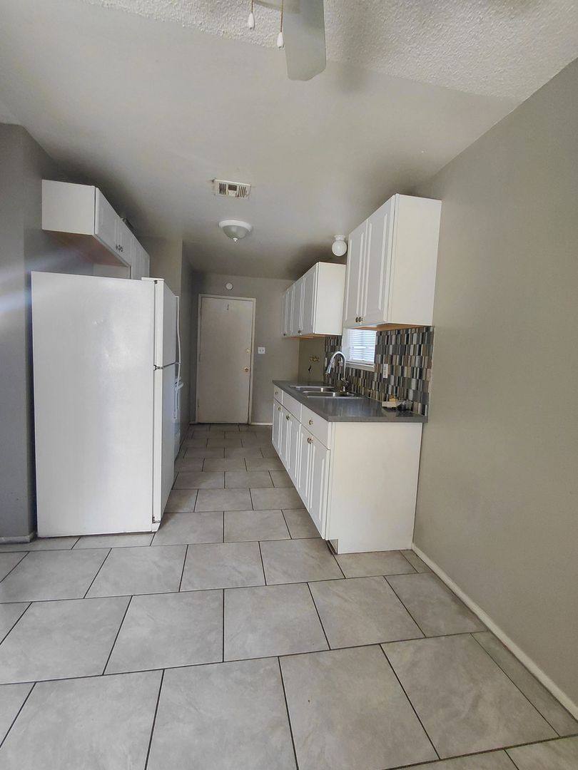 Townhouse for rent at 111 Greenbriar Way, Las Vegas, NV 89121