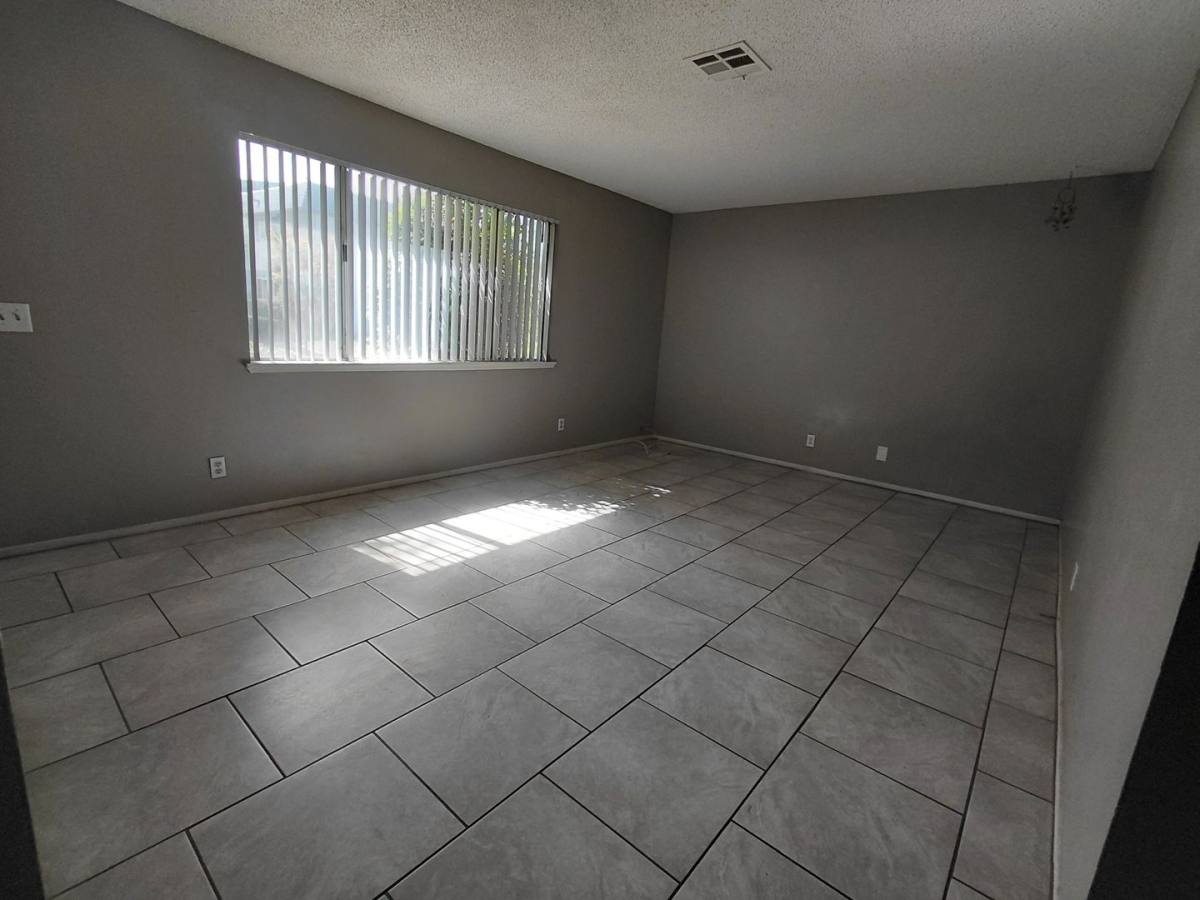 Townhouse for rent at 111 Greenbriar Way, Las Vegas, NV 89121