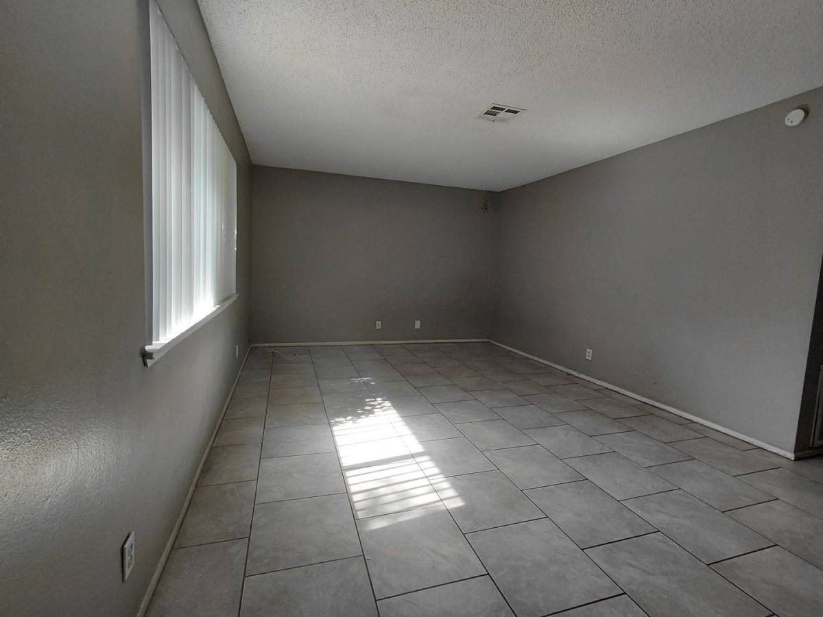 Townhouse for rent at 111 Greenbriar Way, Las Vegas, NV 89121