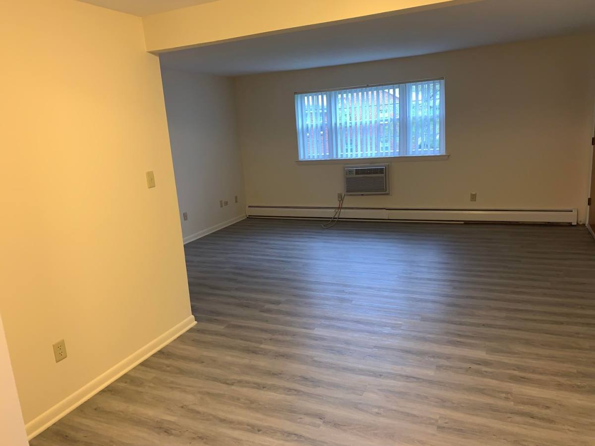 Apartment for rent at 37 Fairway Dr, Wethersfield, CT 06129