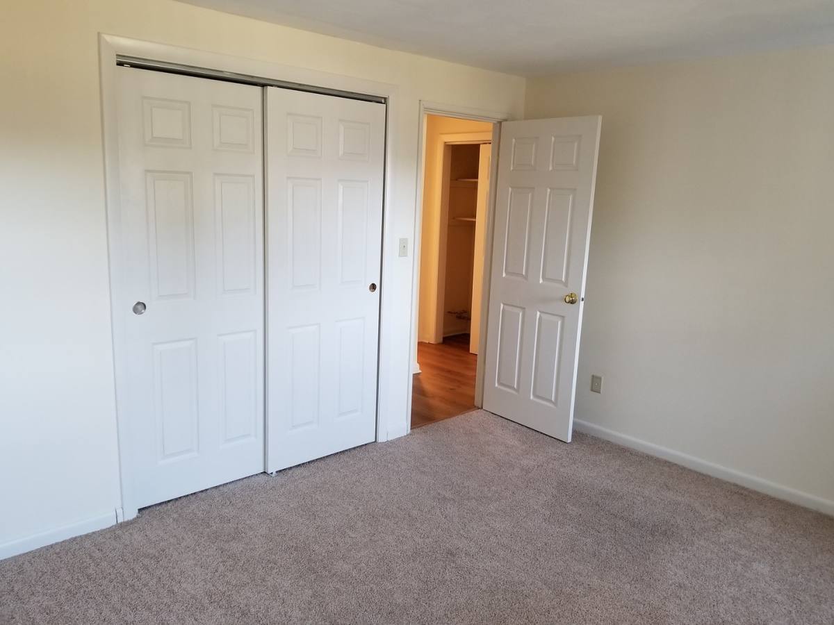 Apartment for rent at 37 Fairway Dr, Wethersfield, CT 06129