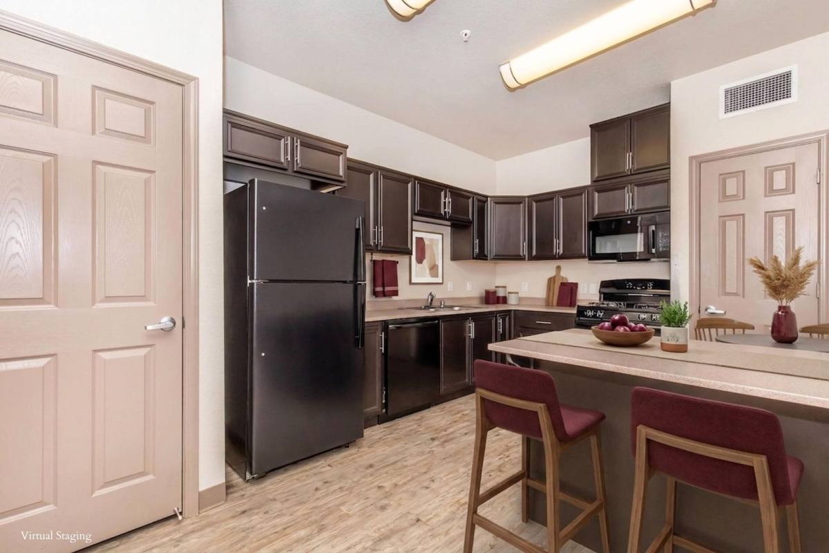 Centennial Place, 545 Centennial Dr, Hanford, CA 93230 - Apartment for Rent - Image 2