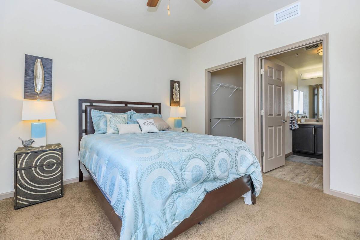 Apartment for rent at 545 Centennial Dr, Hanford, CA 93230