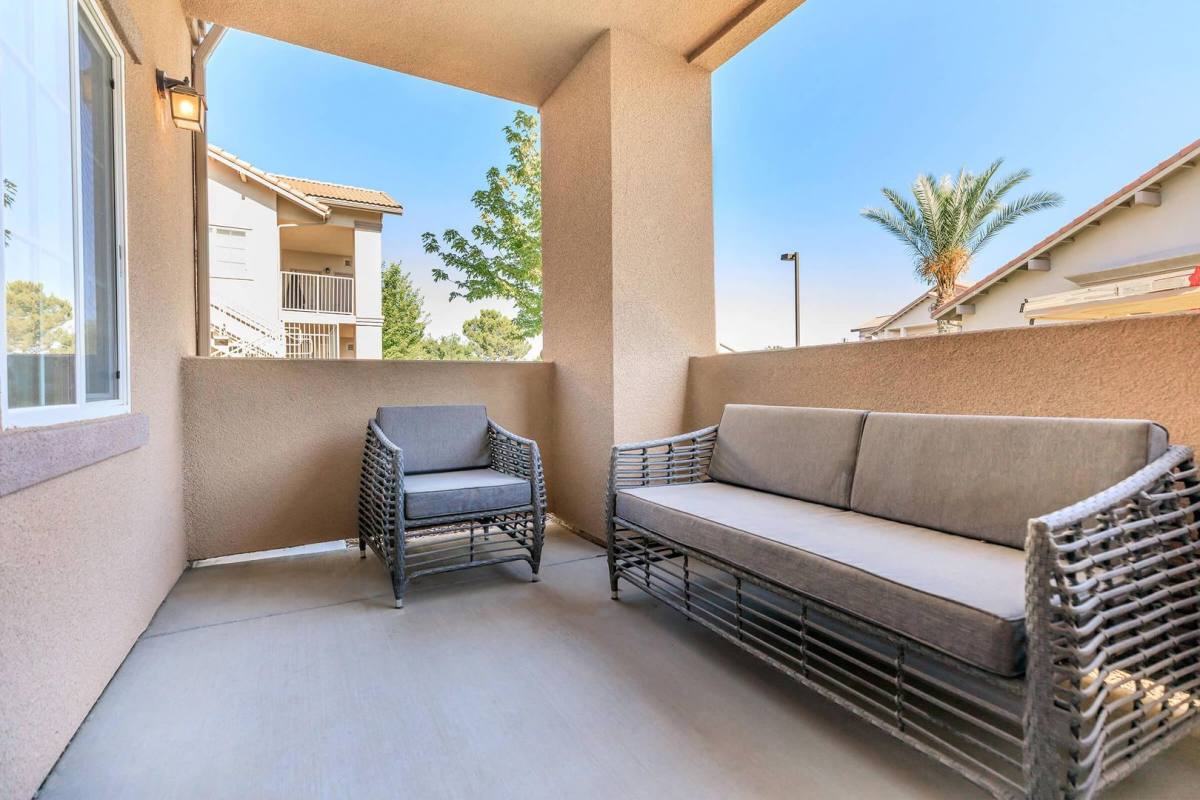Apartment for rent at 545 Centennial Dr, Hanford, CA 93230