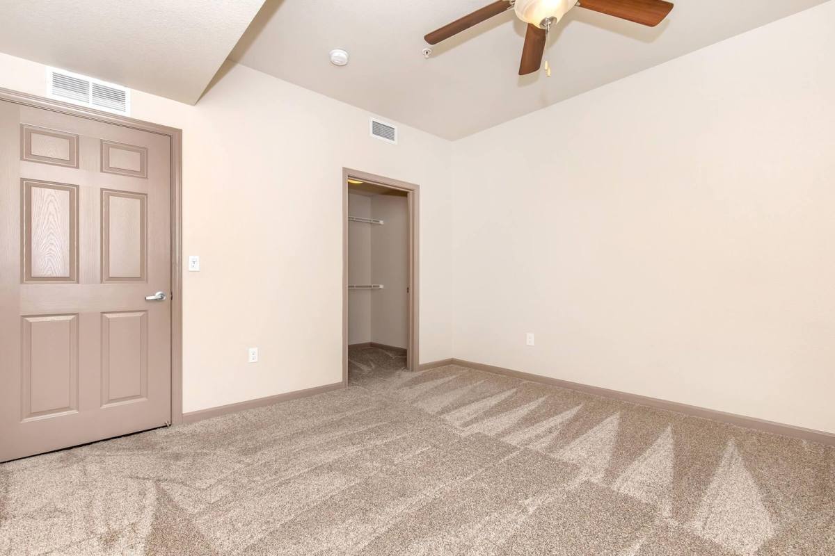 Centennial Place, 545 Centennial Dr, Hanford, CA 93230 - Apartment for Rent - Image 6