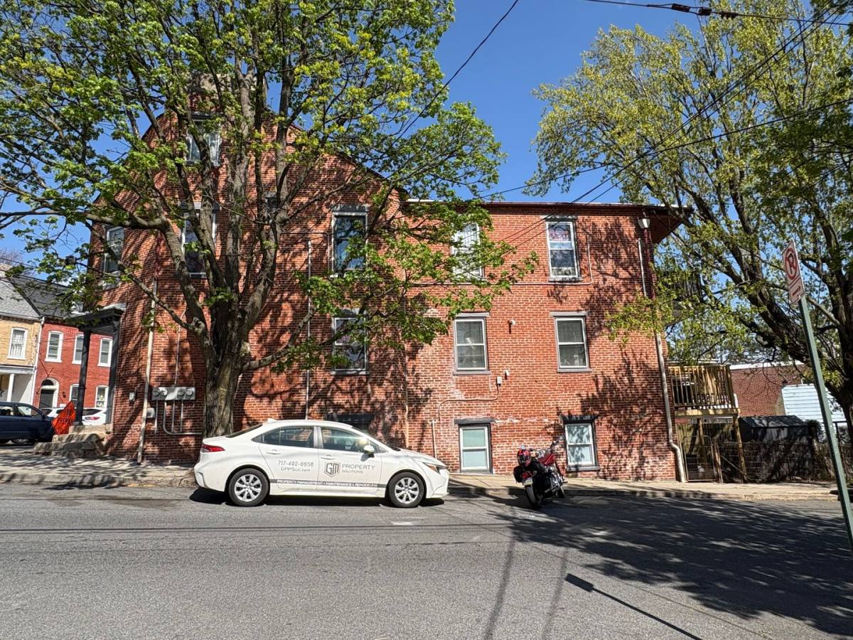 Apartment for rent at 544-546 W King St, Lancaster, PA 17603