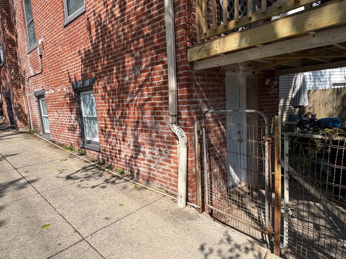 Apartment for rent at 544-546 W King St, Lancaster, PA 17603