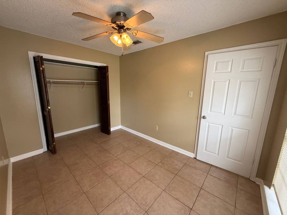 Apartment for rent at 1126-1128 Willow Creek Dr, Zachary, LA 70791