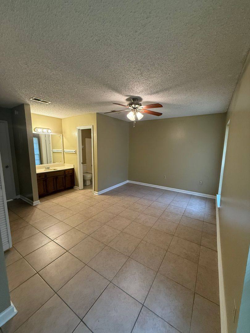 Apartment for rent at 1126-1128 Willow Creek Dr, Zachary, LA 70791