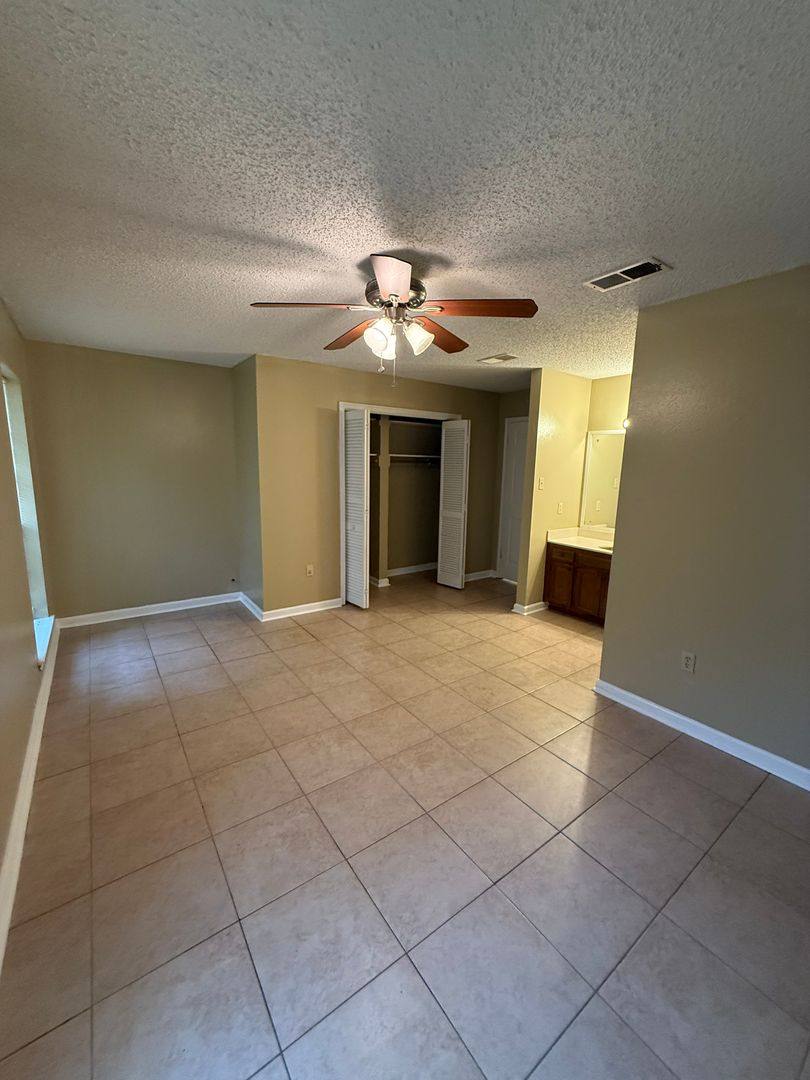 Apartment for rent at 1126-1128 Willow Creek Dr, Zachary, LA 70791