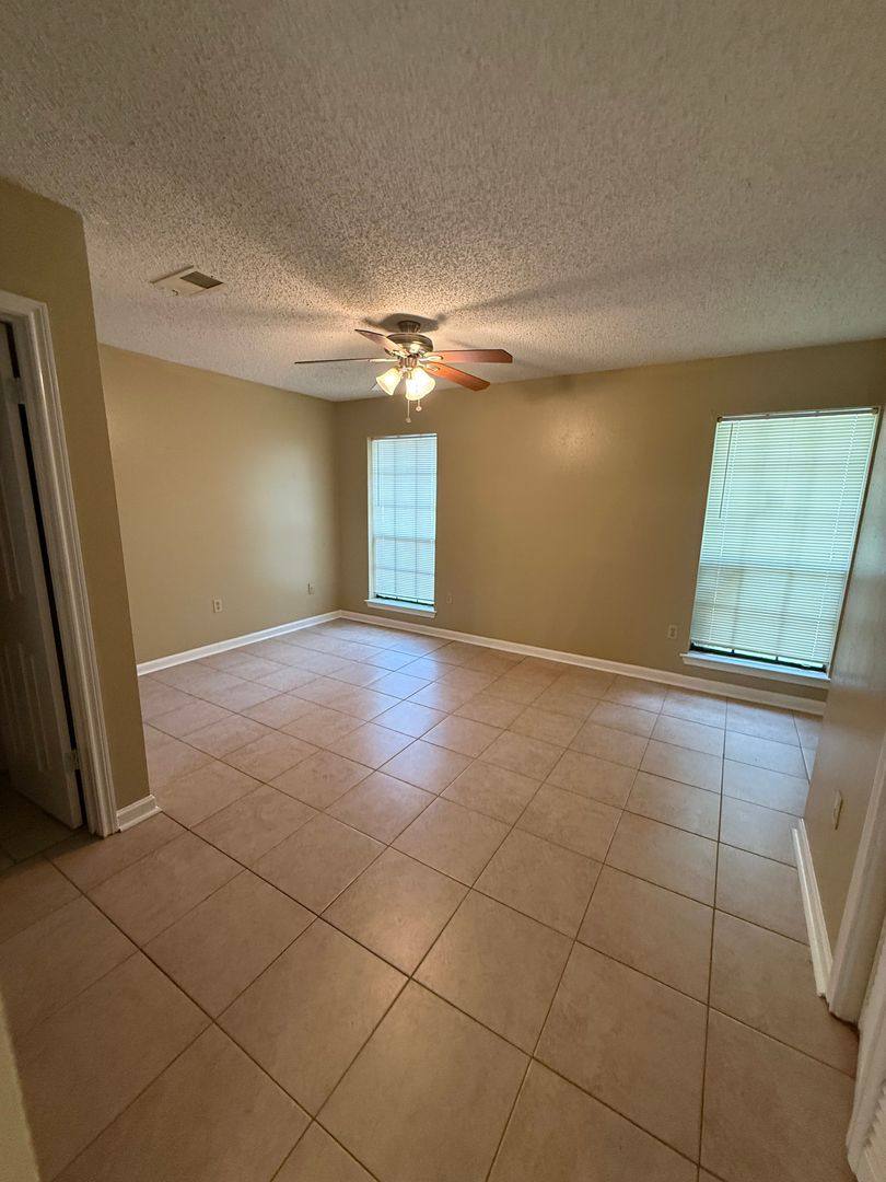 Apartment for rent at 1126-1128 Willow Creek Dr, Zachary, LA 70791