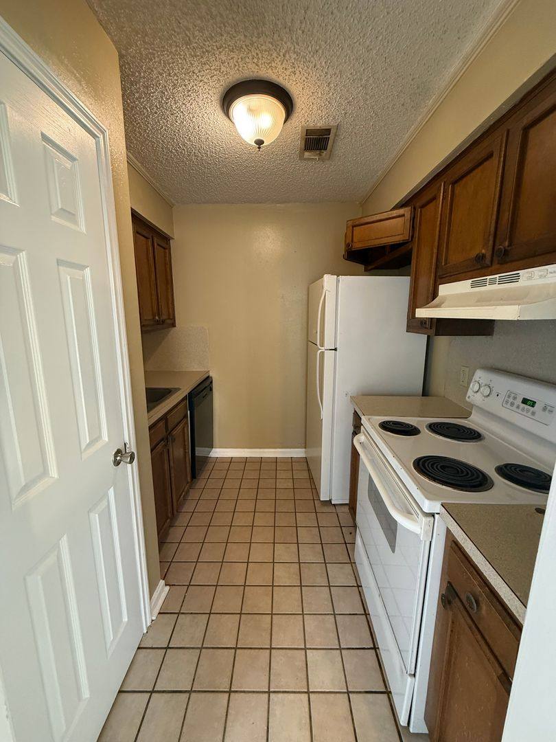 Apartment for rent at 1126-1128 Willow Creek Dr, Zachary, LA 70791