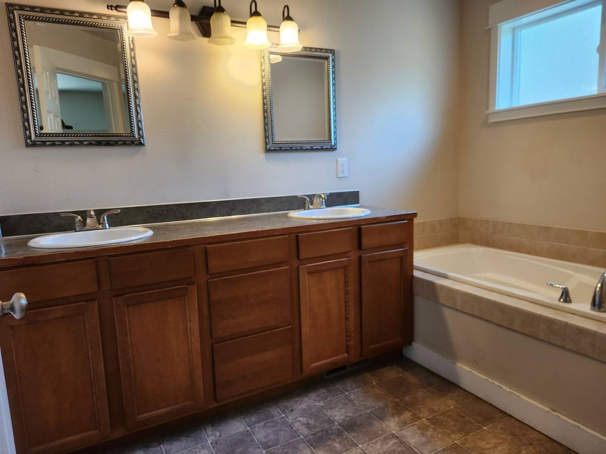 House for rent at 1300 22nd St, Bellingham, WA 98225