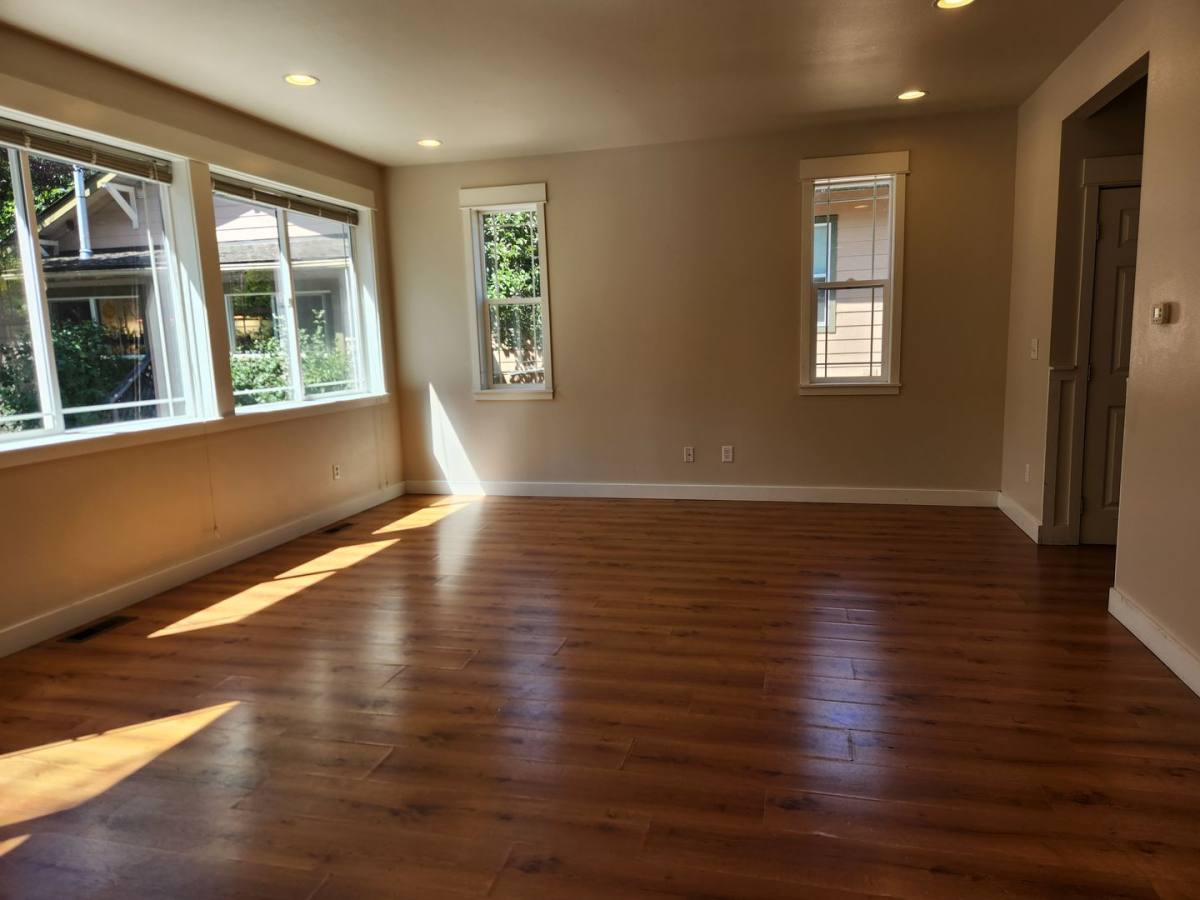 House for rent at 1300 22nd St, Bellingham, WA 98225