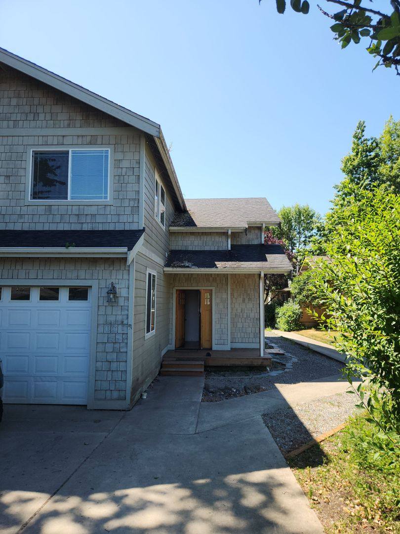 House for rent at 1300 22nd St, Bellingham, WA 98225